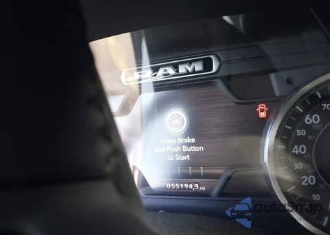 2021 Ram 1500 Big Horn 4X4 5'7 Box z USA, uszkodzony, nr VIN 1C6SRFFTXMN570994